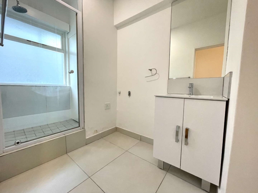 To Let 2 Bedroom Property for Rent in Sea Point Western Cape